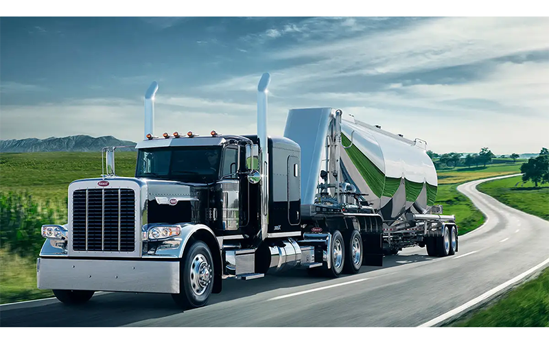 Peterbilt 389X - image 1 of 6