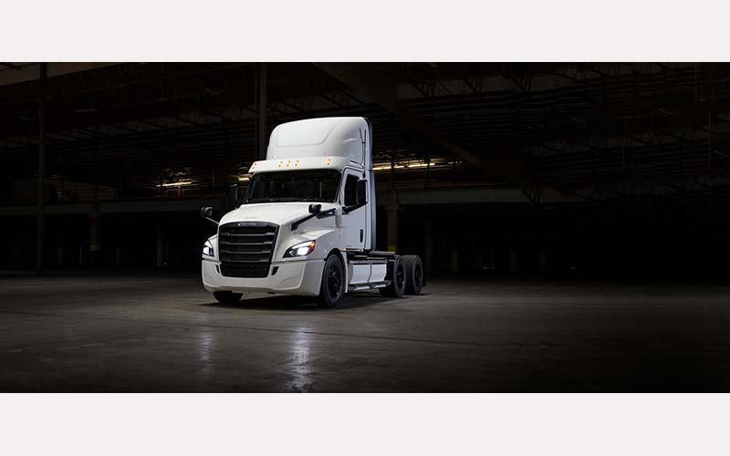 Freightliner eCascadia® On-Highway - image 1 of 1